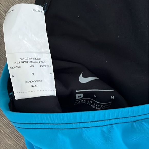Nike Women's Black and Blue Swim Top - Picture 5 of 8